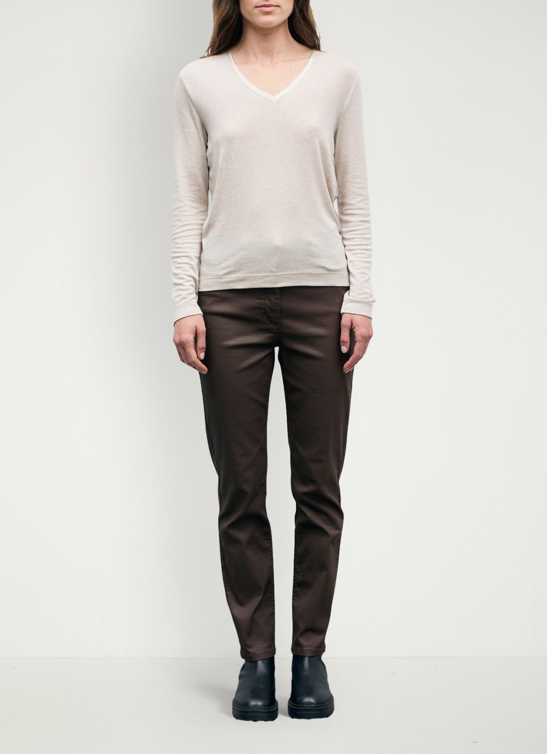 Gerard Darel Belen longsleeve in wolblend met V-hals - voorkant 2 beige