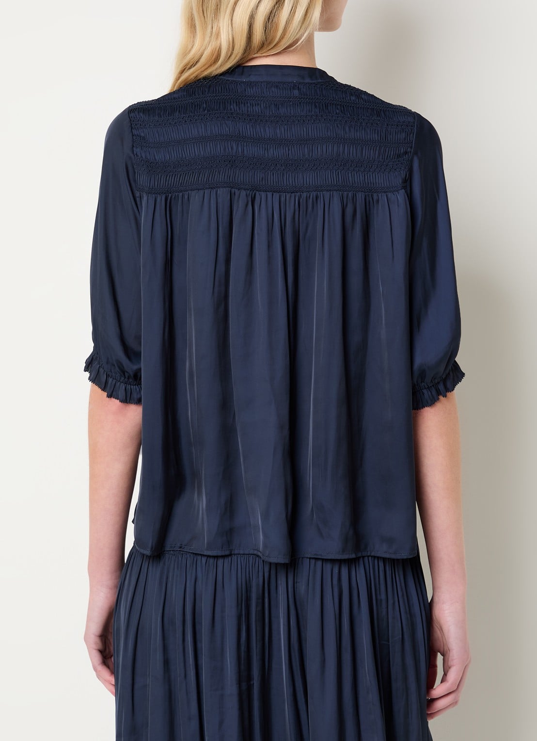 Gerard Darel Catrine blouse van satijn - achterkant donkerblauw