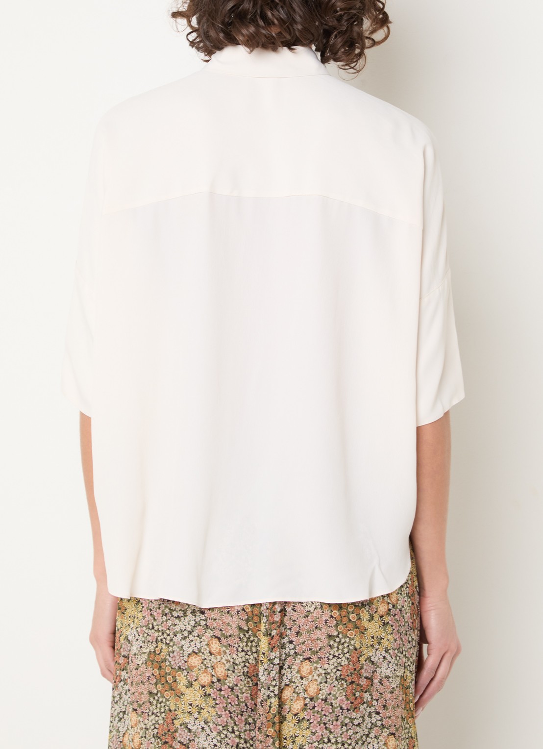 Gerard Darel Cirae oversized blouse in zijdeblend - achterkant beige