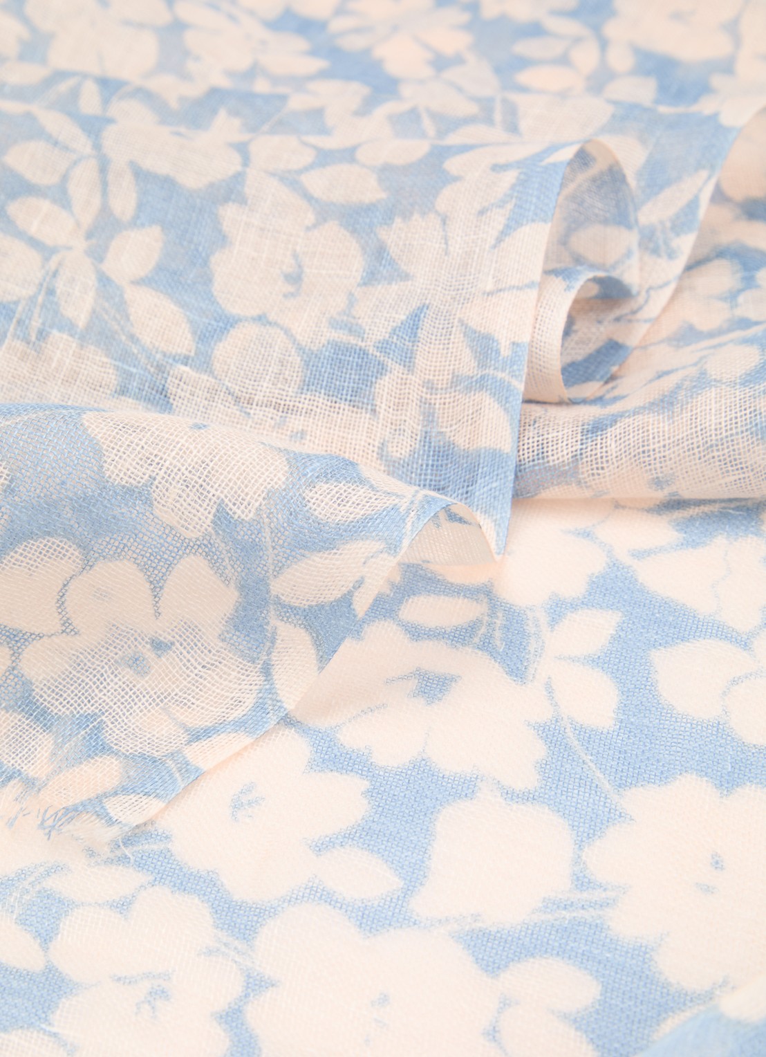 Gerard Darel Dalia sjaal van linnen met bloemenprint 180 x 70 cm - detail 2 lichtblauw