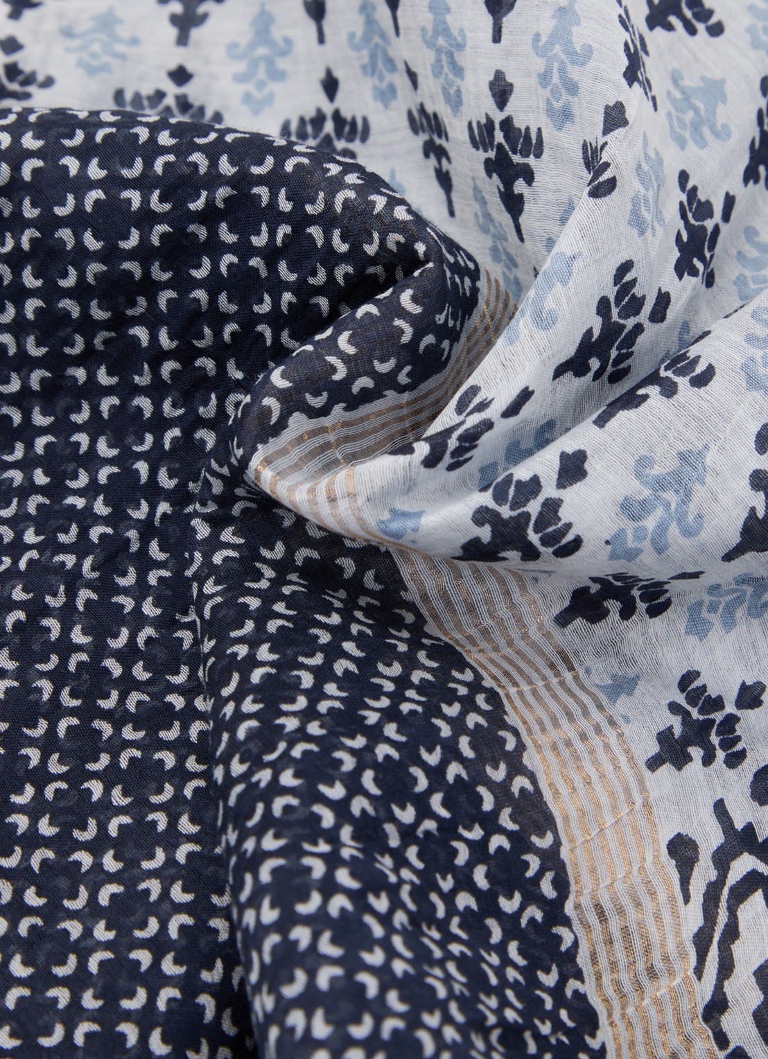 Gerard Darel Dalma sjaal in zijdeblend 70 x 180 cm  - detail 2 blauw