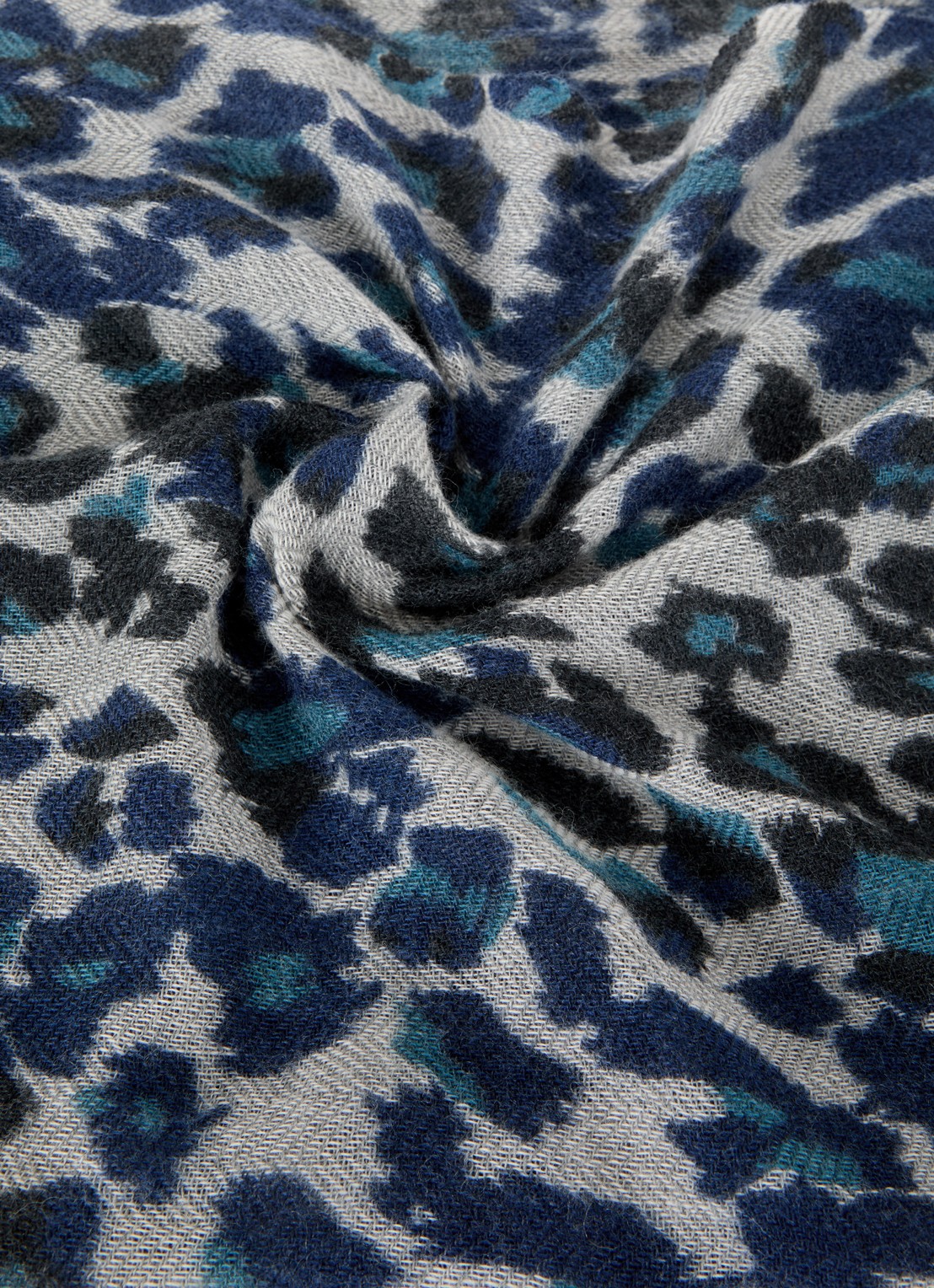 Gerard Darel Dany sjaal in kasjmierblend 185 x 75 cm - detail 3 staalblauw