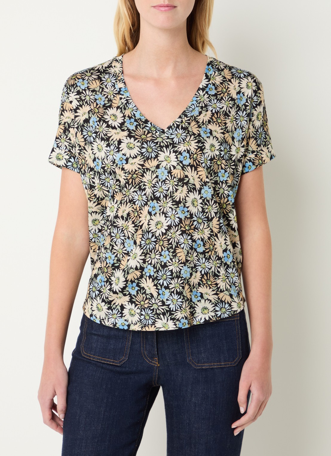Gerard Darel Malinae T-shirt met bloemenprint - detail 4 zwart