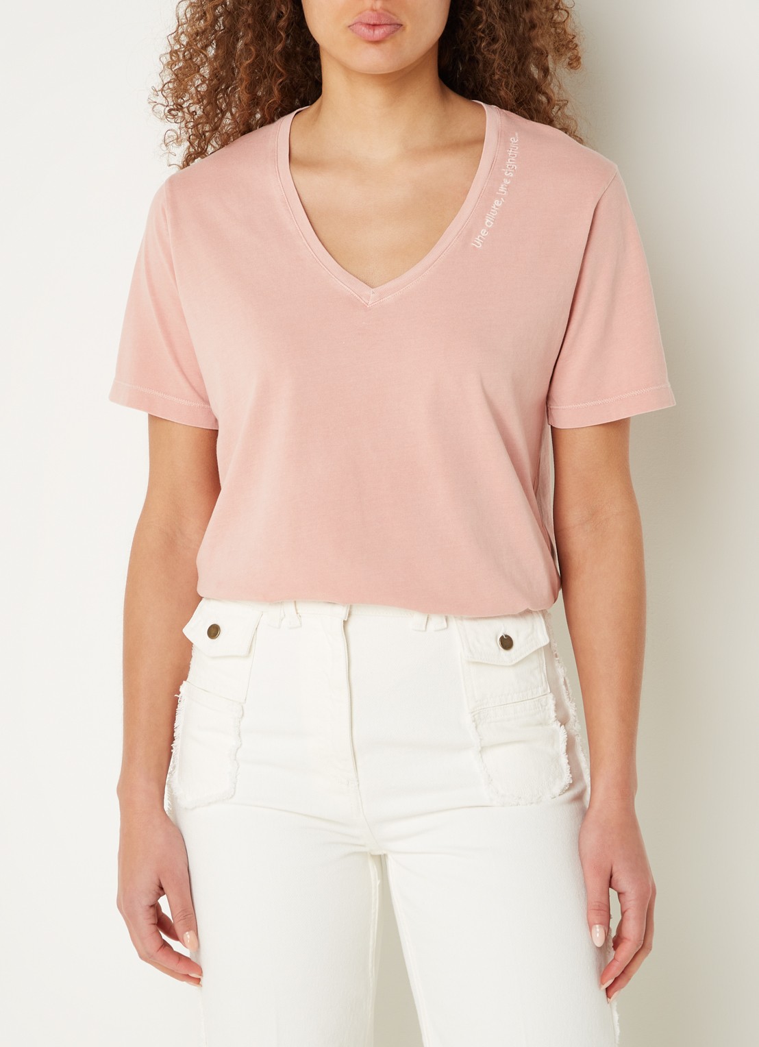 Gerard Darel Maurine T-shirt met V-hals en borduring - detail 3 oudroze