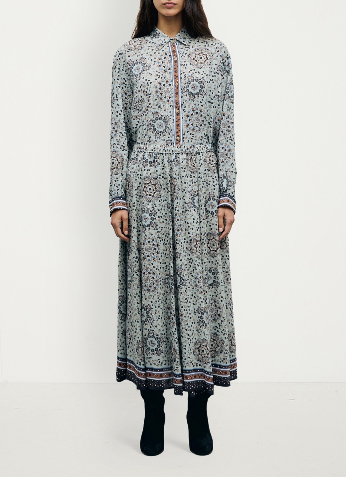 Gerard Darel Tifenn midi rok met paisley dessin - voorkant 5 lichtblauw
