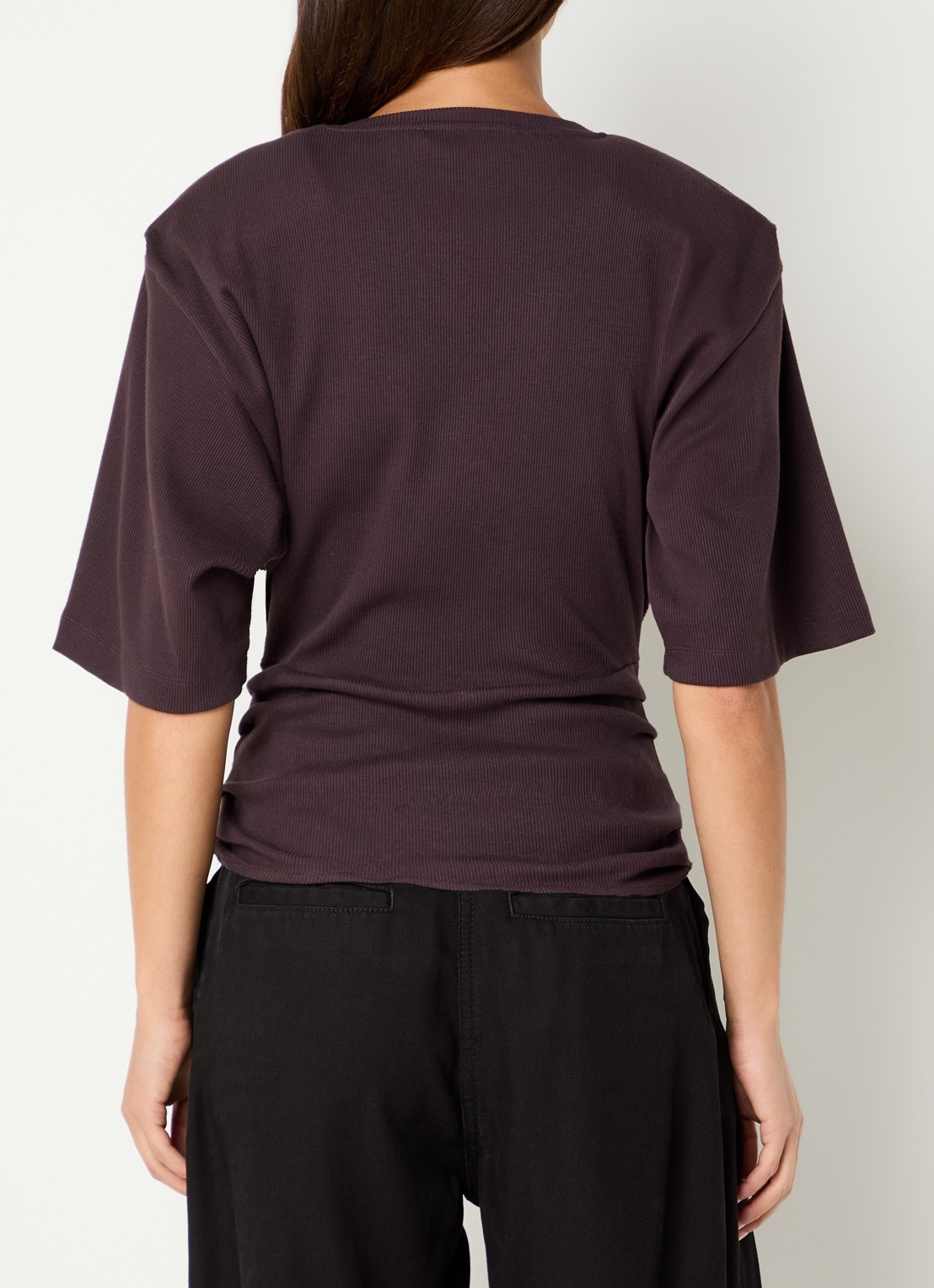 Gestuz Betty top met schoudervulling - achterkant 4 bruin