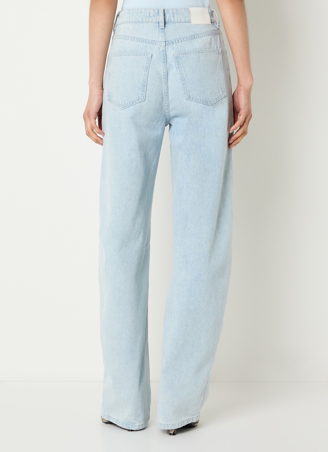 Gestuz GZparwana high waist balloon fit jeans met lichte wassing - achterkant lichtblauw