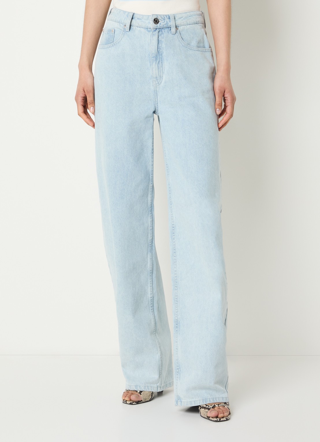 Gestuz GZparwana high waist balloon fit jeans met lichte wassing - detail 2 lichtblauw