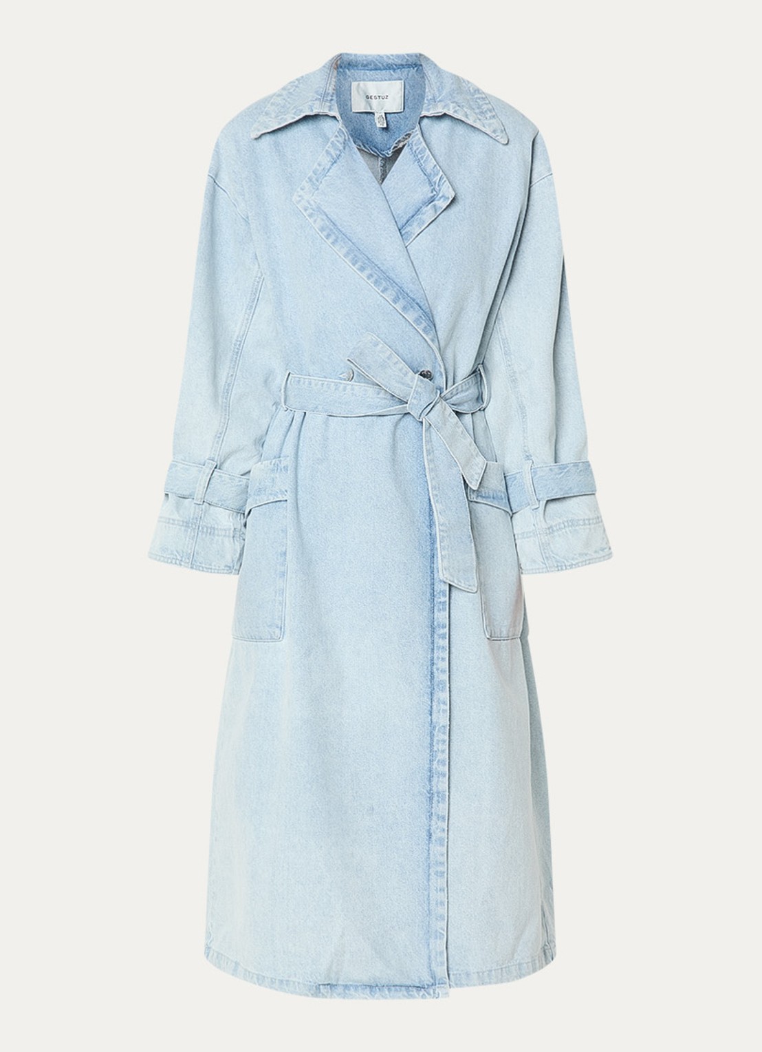 Gestuz GZparwana trenchcoat van chambray met strikceintuur - voorkant 2 lichtblauw