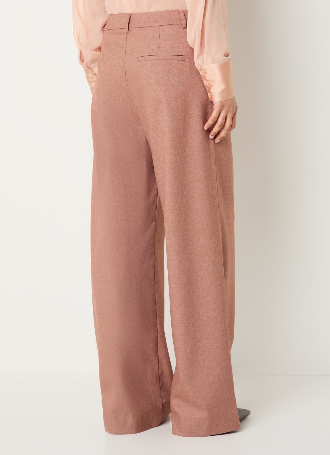 Gestuz GZpaula high waist loose fit pantalon met steekzakken - achterkant roodbruin