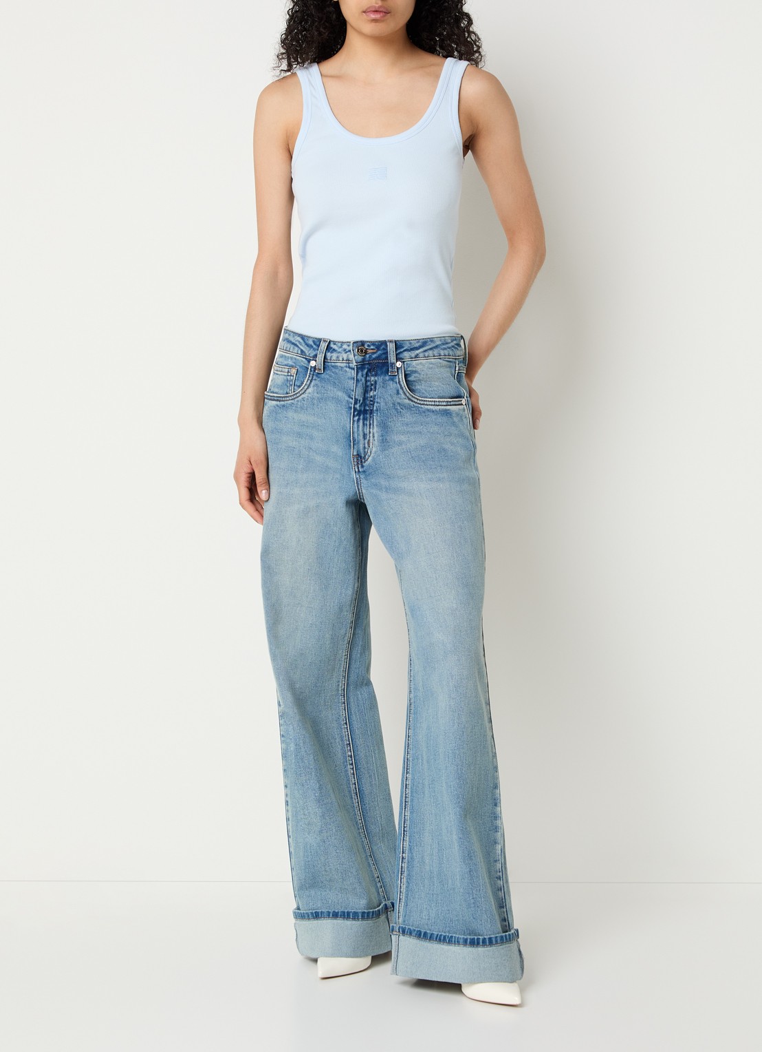 Gestuz GZsara high waist wide leg jeans met steekzakken - voorkant 3 indigo