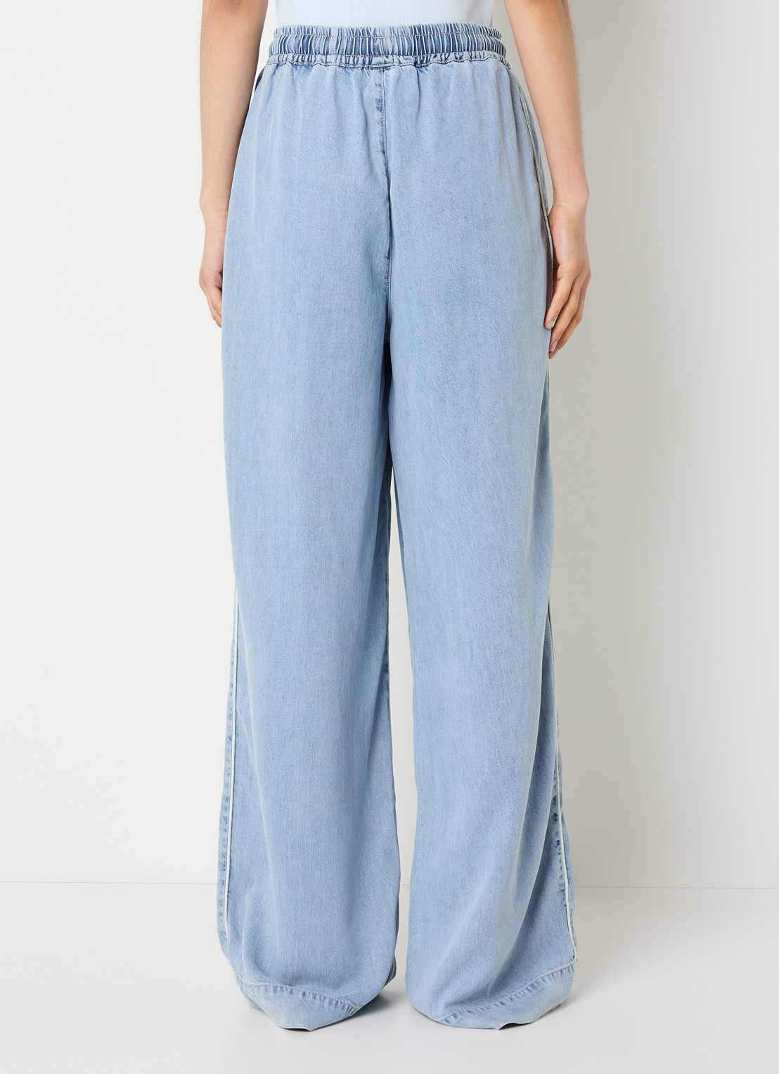 Gestuz GZsea high waist loose fit broek van chambray - achterkant indigo