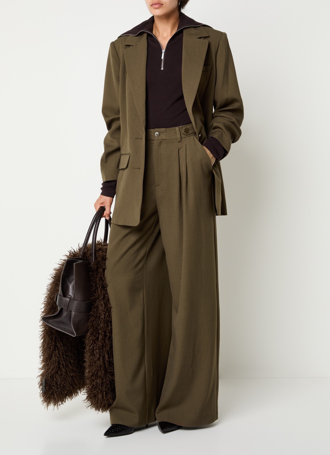Gestuz GZstacy blazer met schoudervulling en klepzakken - voorkant 2 bronsgroen