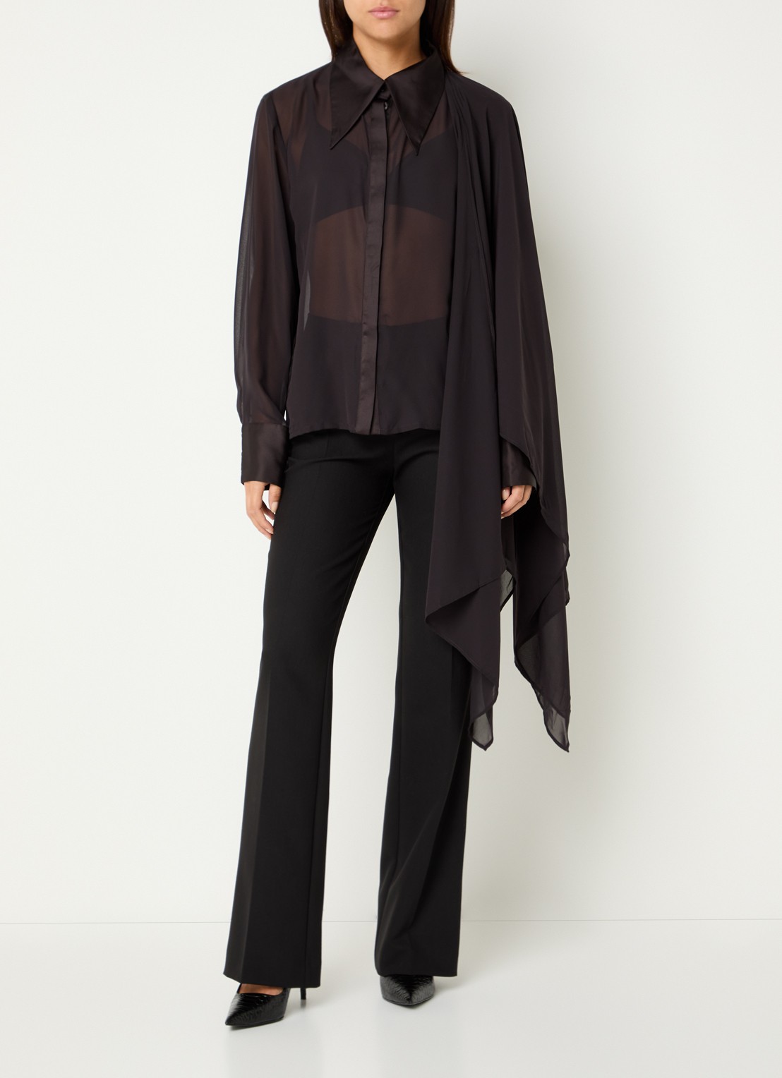 Gestuz Lynne semi-transparante blouse met sjaalkraag - detail aubergine