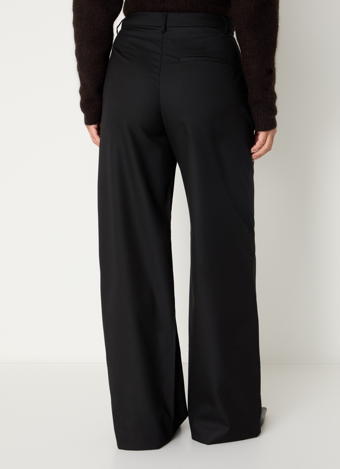 Gestuz Paula high waist loose fit pantalon met steekzakken - achterkant zwart