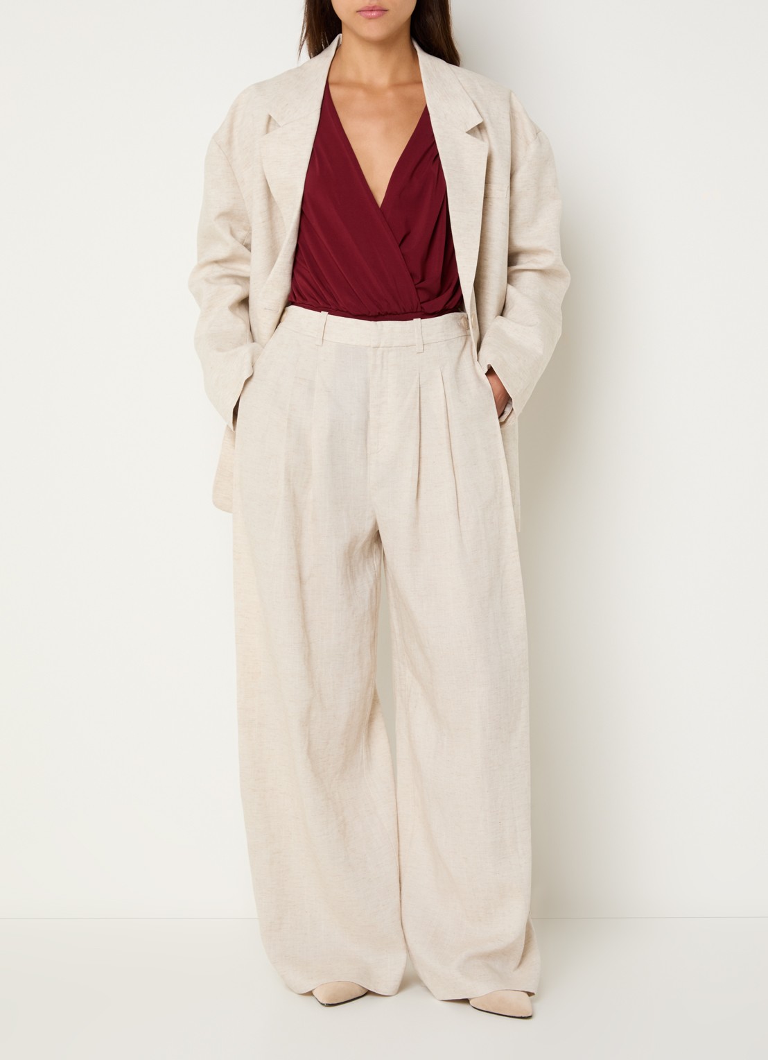 Gestuz Riava blazer in linnenblend met klepzakken - voorkant 2 creme