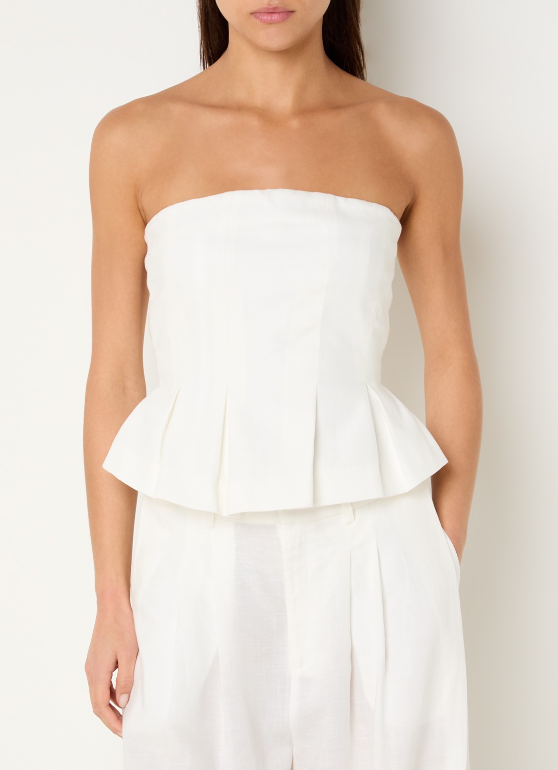 Gestuz Riava off shoulder top in linnenblend met plooien - detail 2 wit