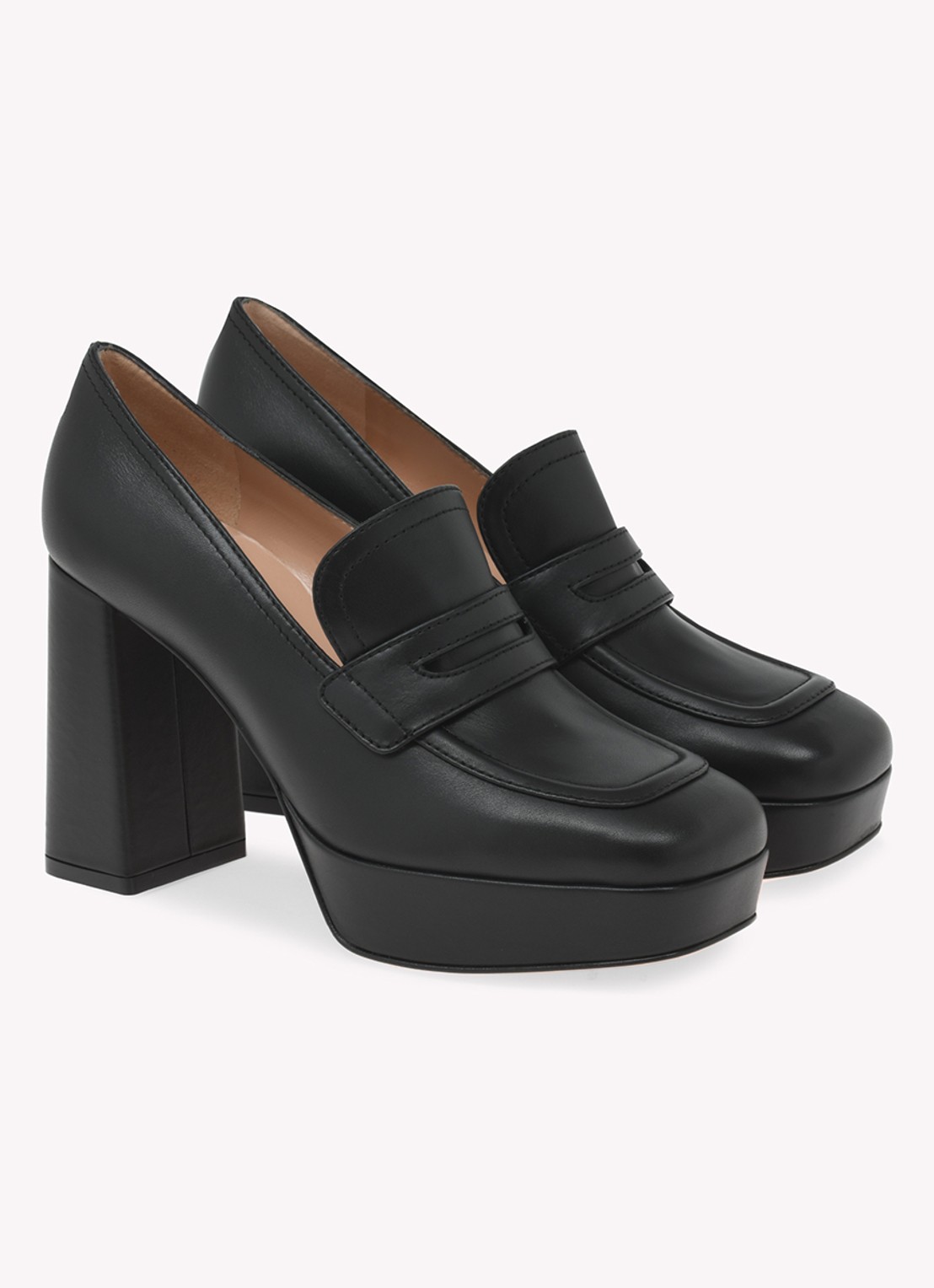 Gianvito Rossi Rouen pump van kalfsleer - voorkant 4 zwart