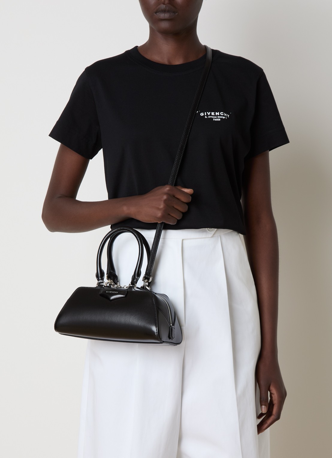 Givenchy Antigona East West Mini handtas van kalfsleer met afneembare schouderriem  - voorkant 3 zwart