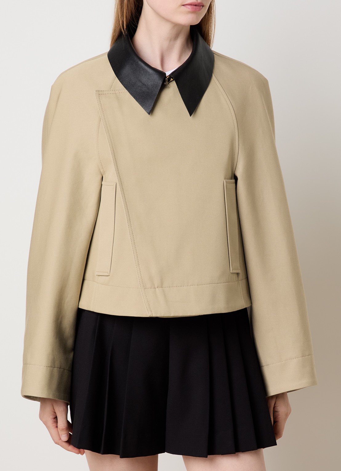 Givenchy Jack in wolblend met steekzakken - detail beige