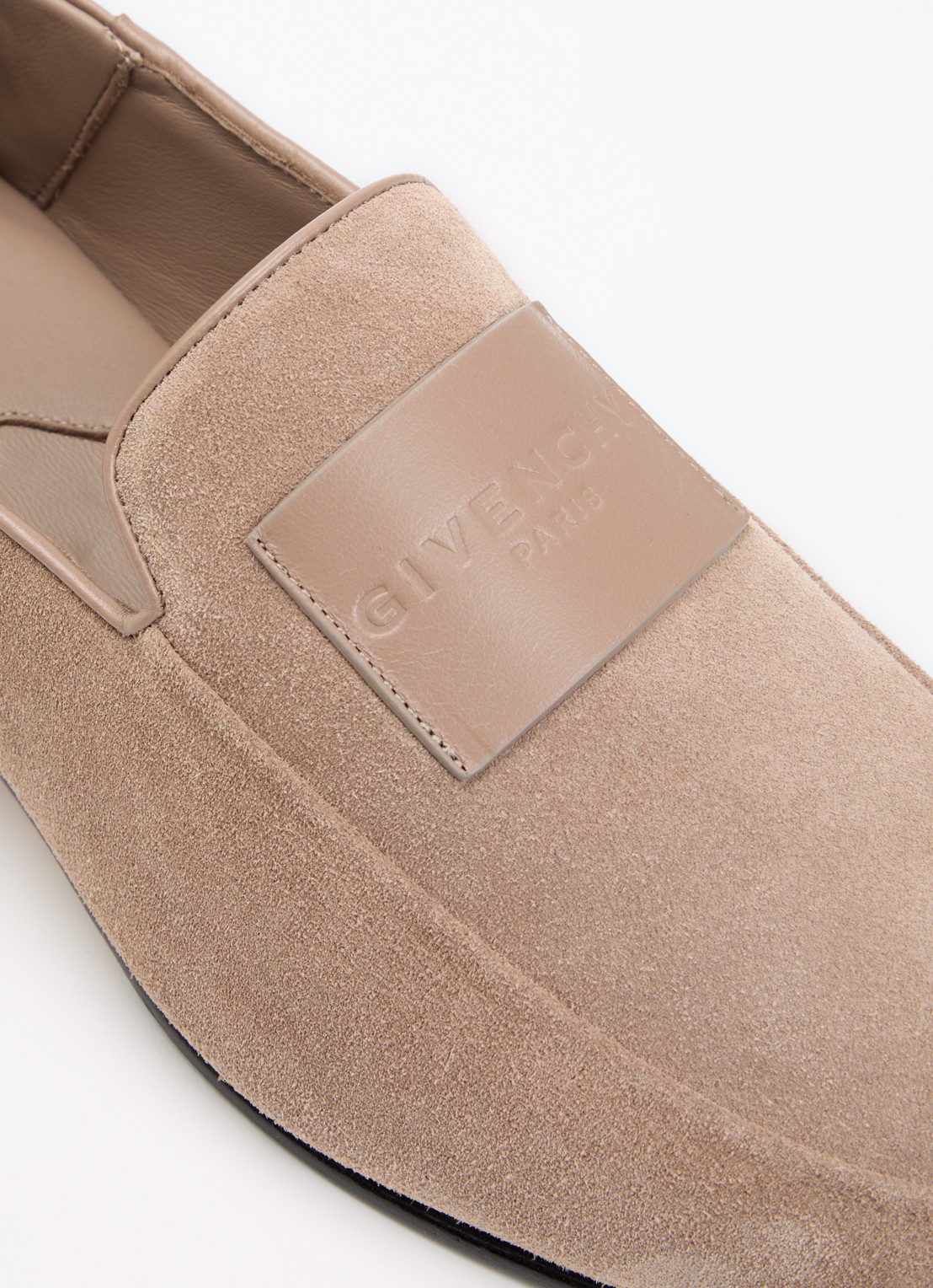 Givenchy Label loafer van suéde  - detail 4 taupe