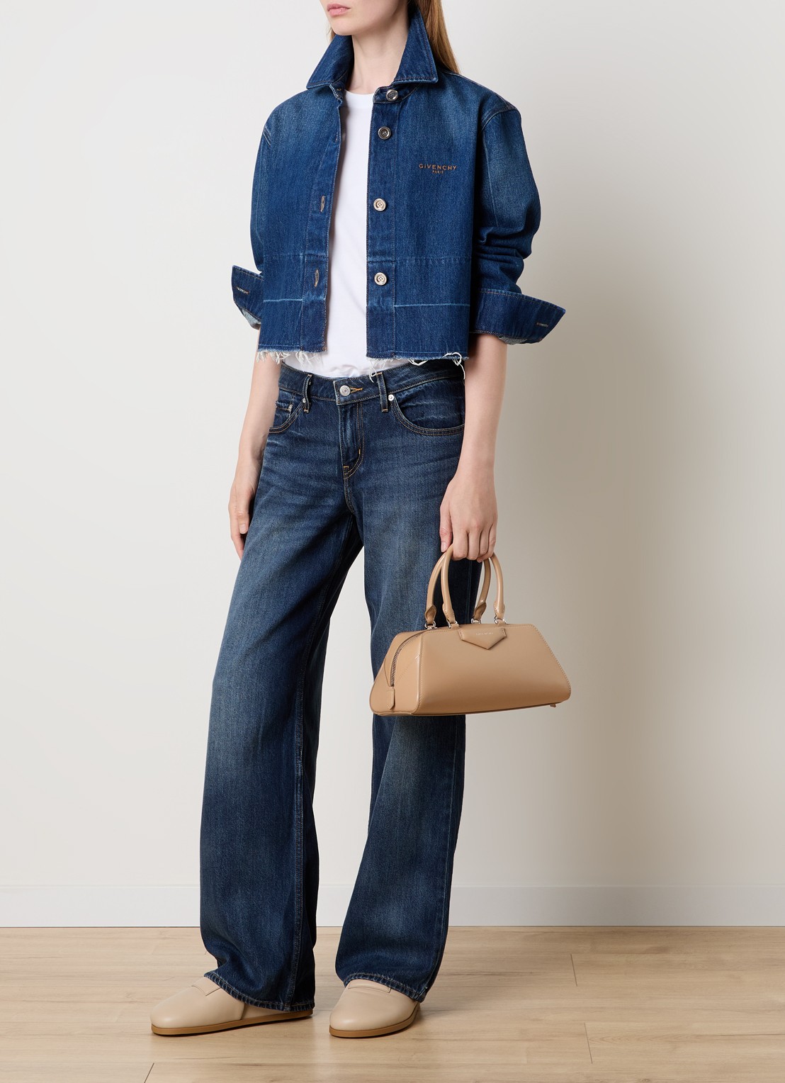Givenchy Mini Antigona East-West handtas van kalfsleer met afneembare schouderriem - voorkant 7 beige