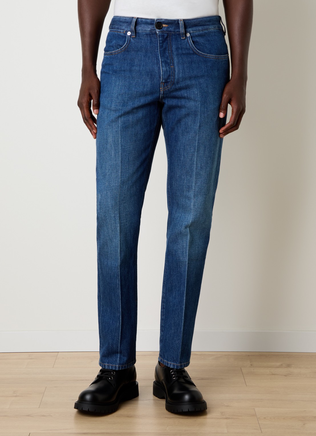 Givenchy Slim fit jeans met medium wassing en steekzakken - detail indigo