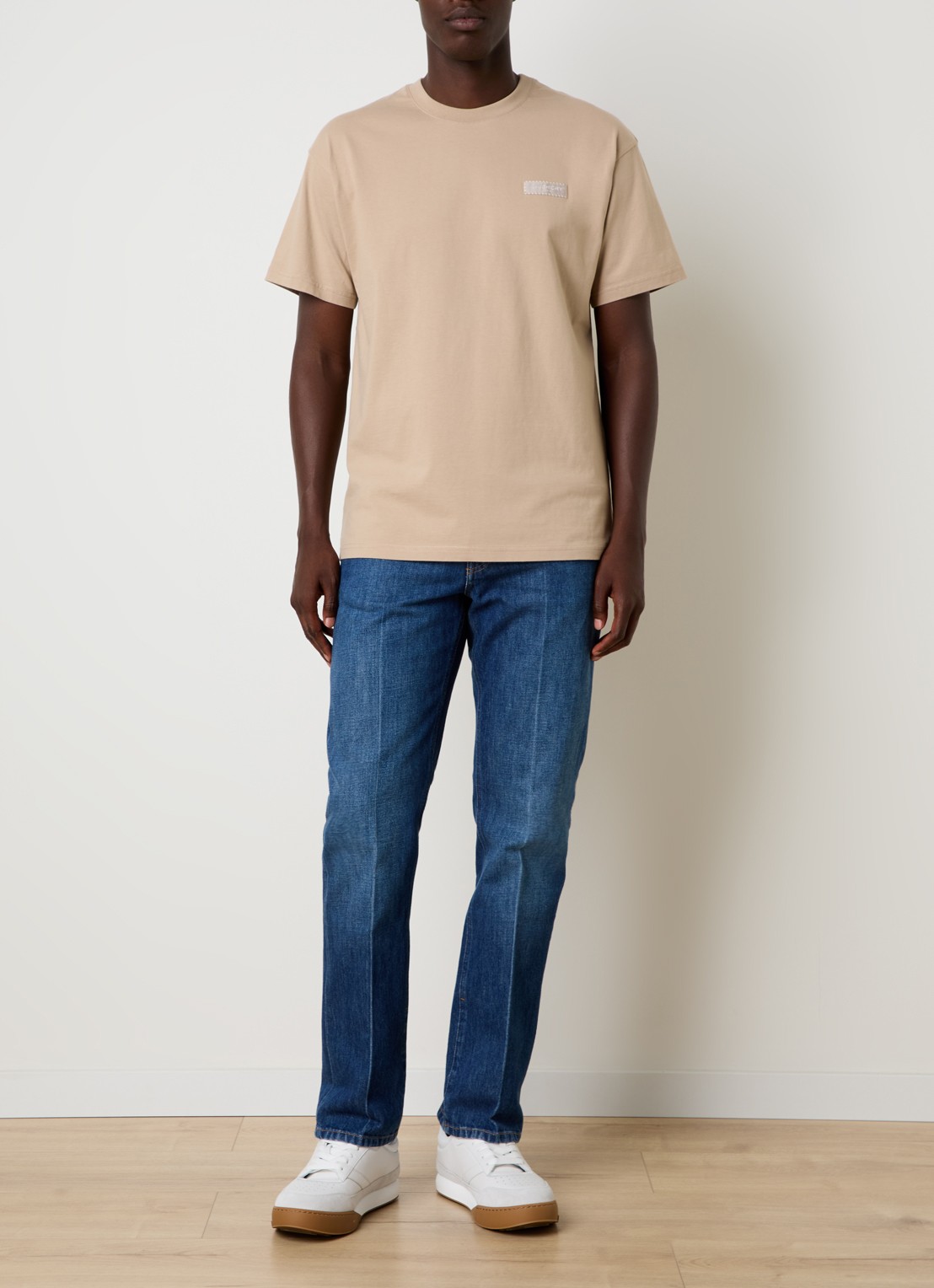 Givenchy T-shirt met logo - voorkant 5 beige