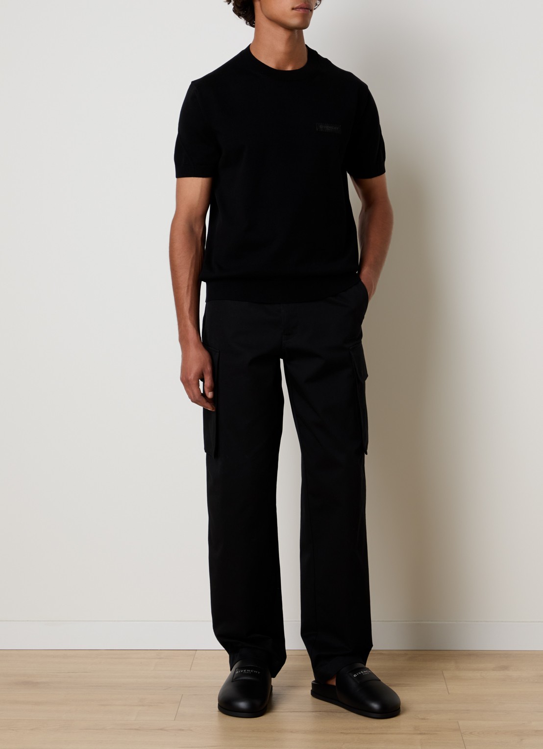 Givenchy T-shirt met logoborduring - voorkant 5 zwart