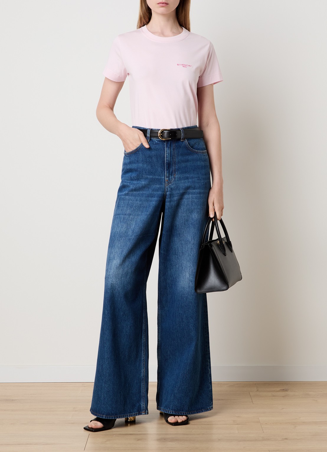 Givenchy T-shirt met logoborduring - voorkant 4 lichtroze