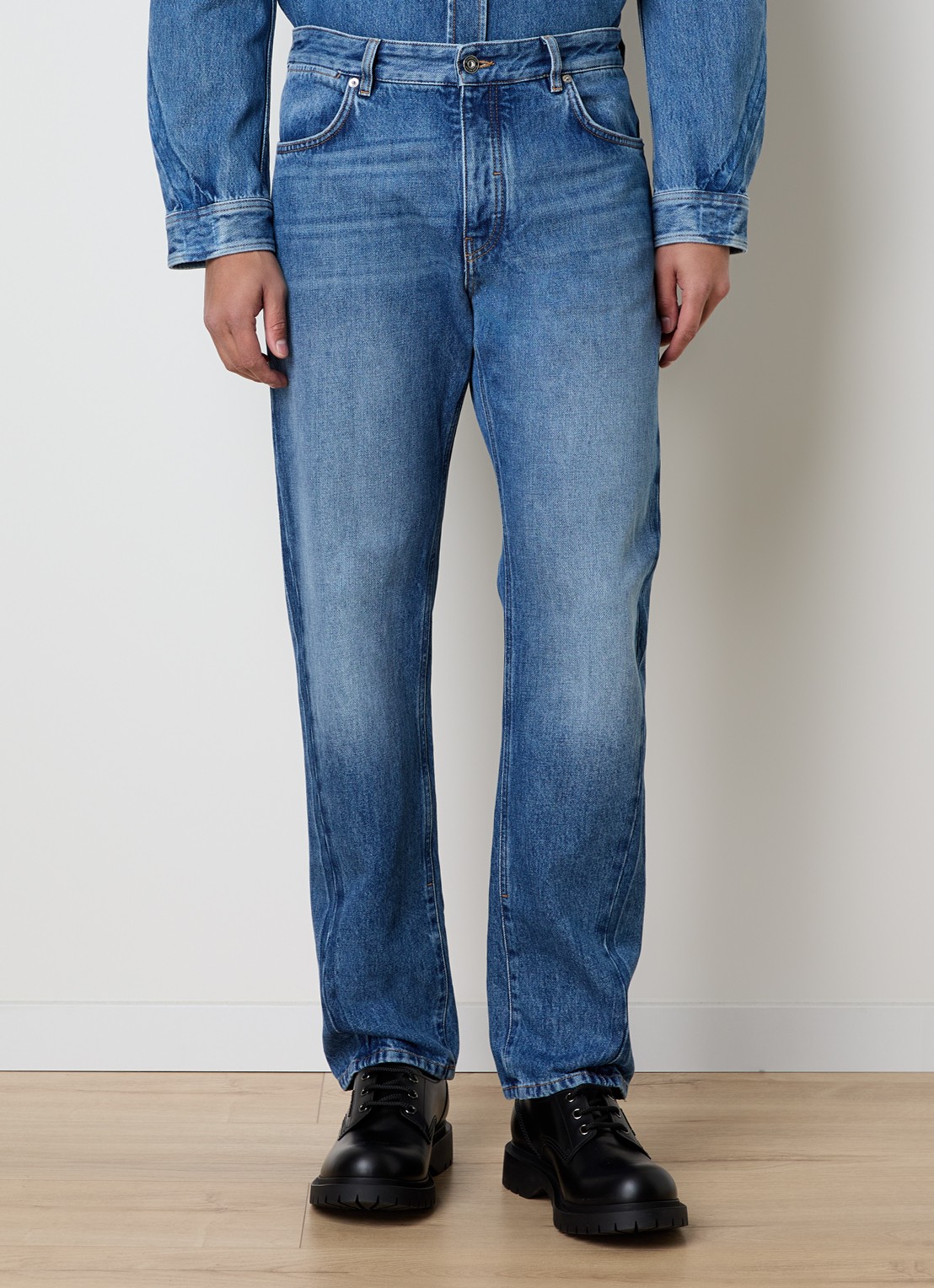 Givenchy Tapered jeans met medium wassing - detail 4 indigo