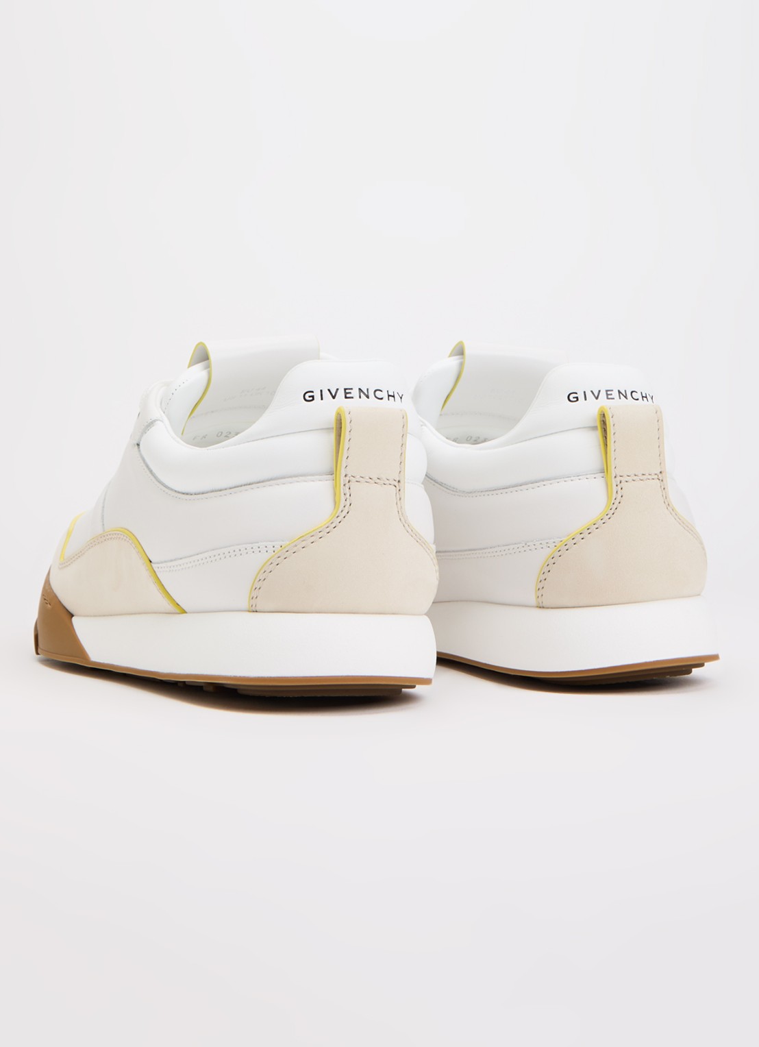 Givenchy Yard Court sneaker van kalfsleer met nubuck details - achterkant wit