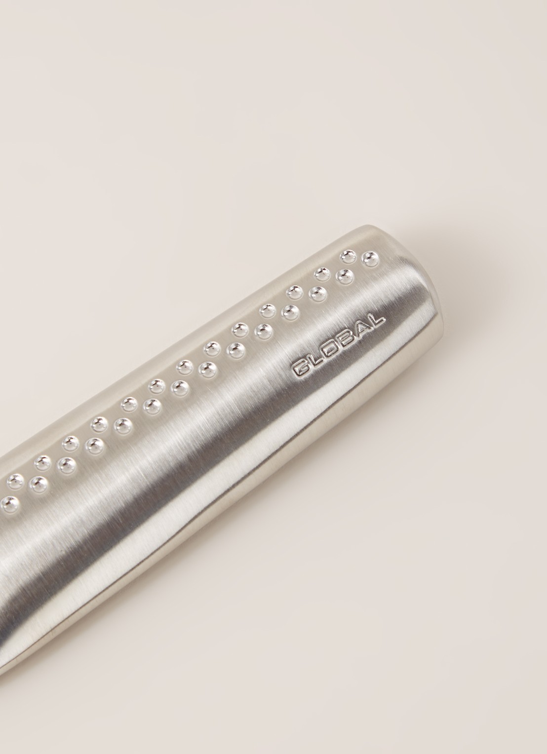 Global GNS-005 vleesmes 36 cm - detail zilver