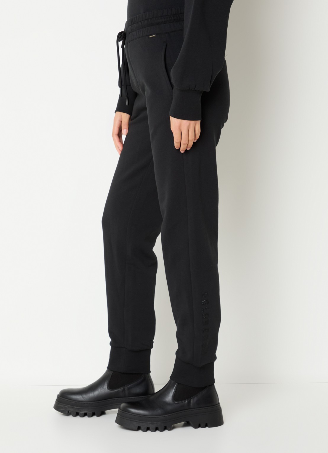 Goldbergh Bright joggingbroek in  katoenblend met steekzakken - detail 3 zwart