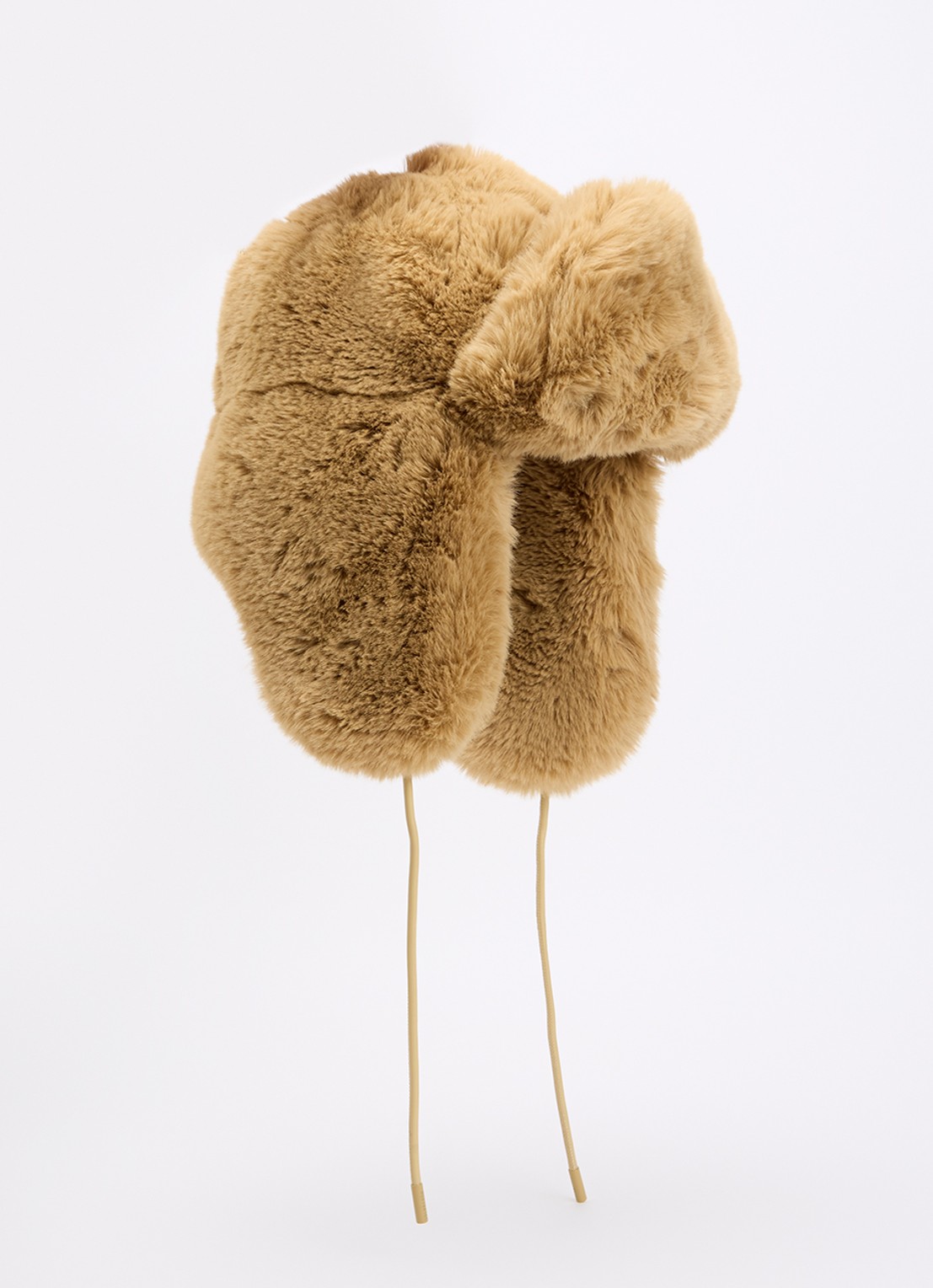 Goldbergh Cher Fluffy muts van imitatiebont - voorkant camel