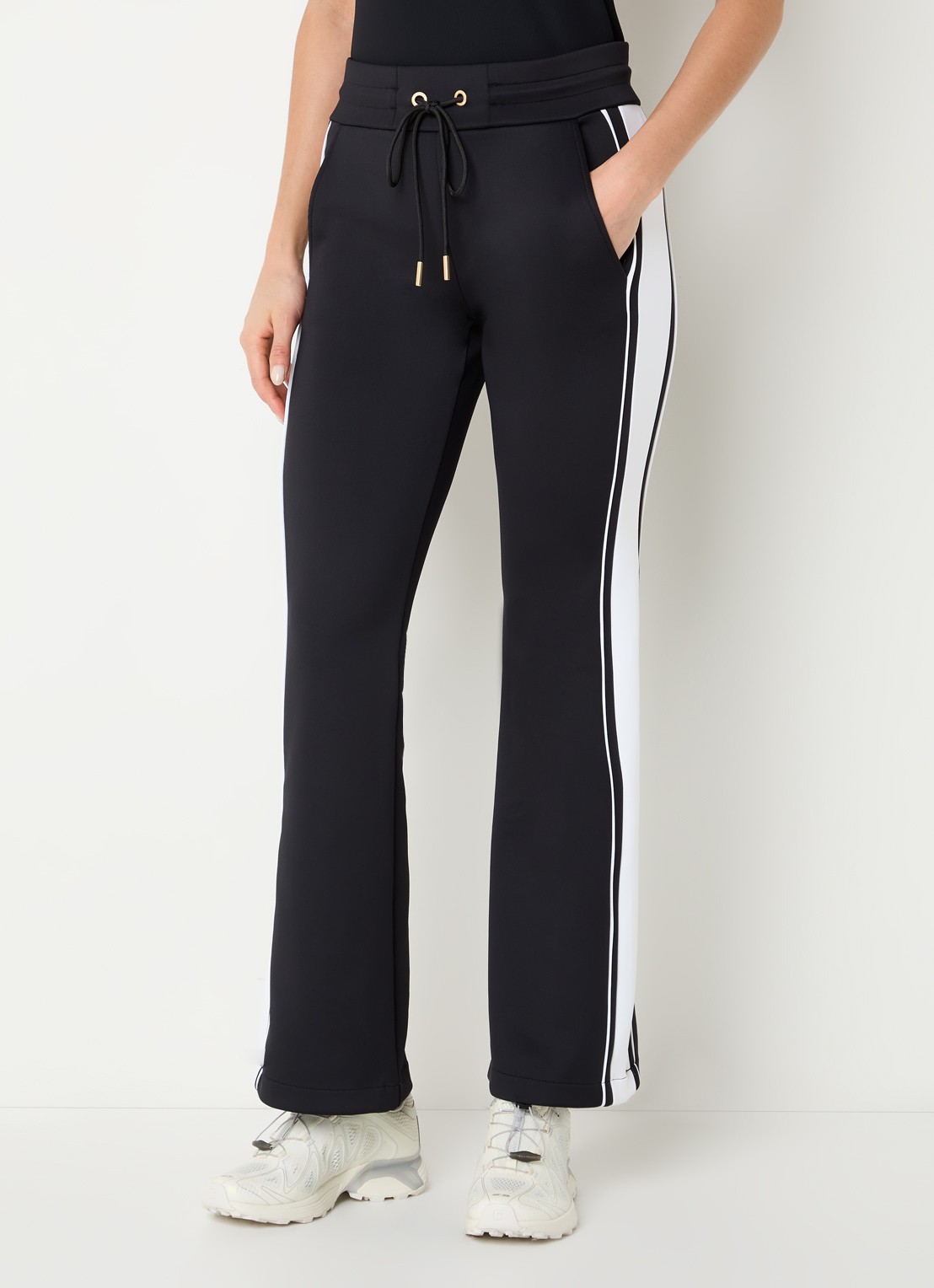 Goldbergh Elio high waist flared joggingbroek - detail zwart