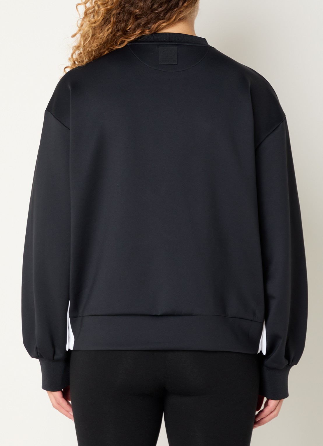 Goldbergh Fico sweater met borduring en knoopdetail - achterkant 2 zwart