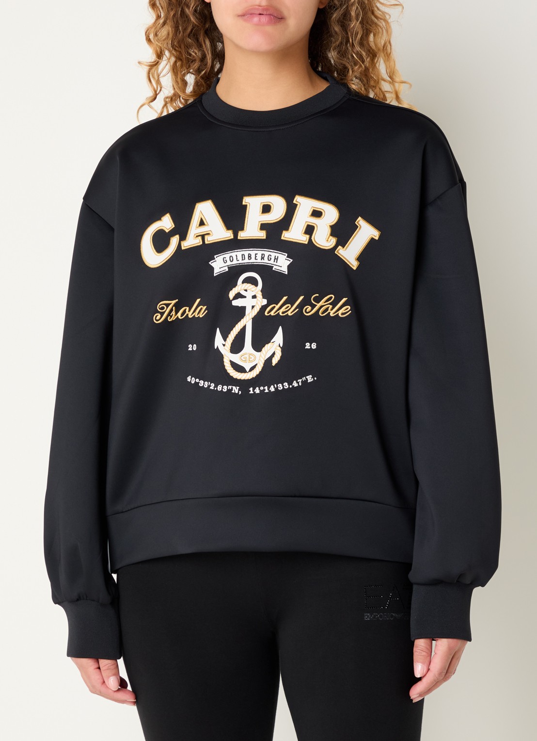 Goldbergh Fico sweater met borduring en knoopdetail - detail zwart