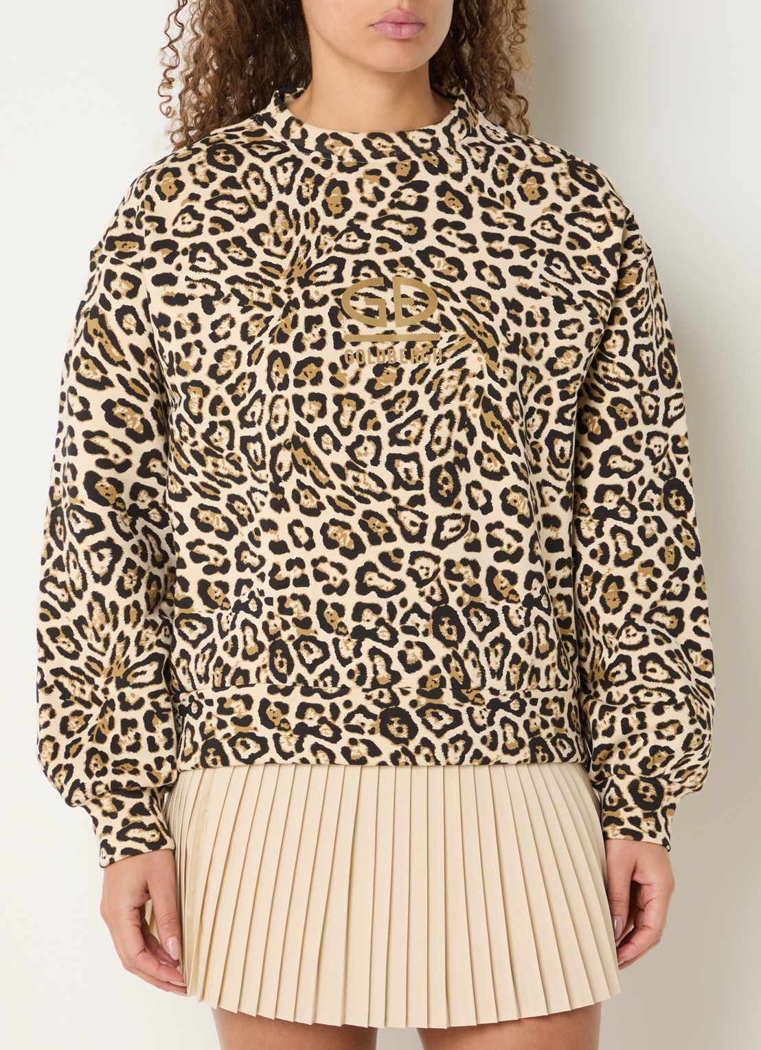 Goldbergh Kiarah sweater met panterprint en logo - detail 3 beige