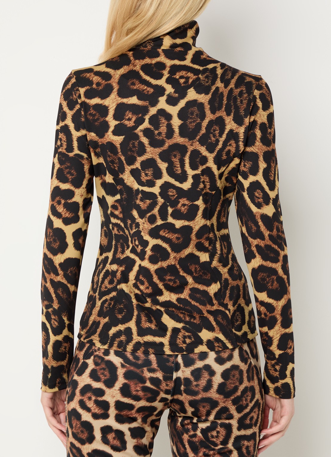 Goldbergh Leona skipully met panterprint - achterkant 4 camel