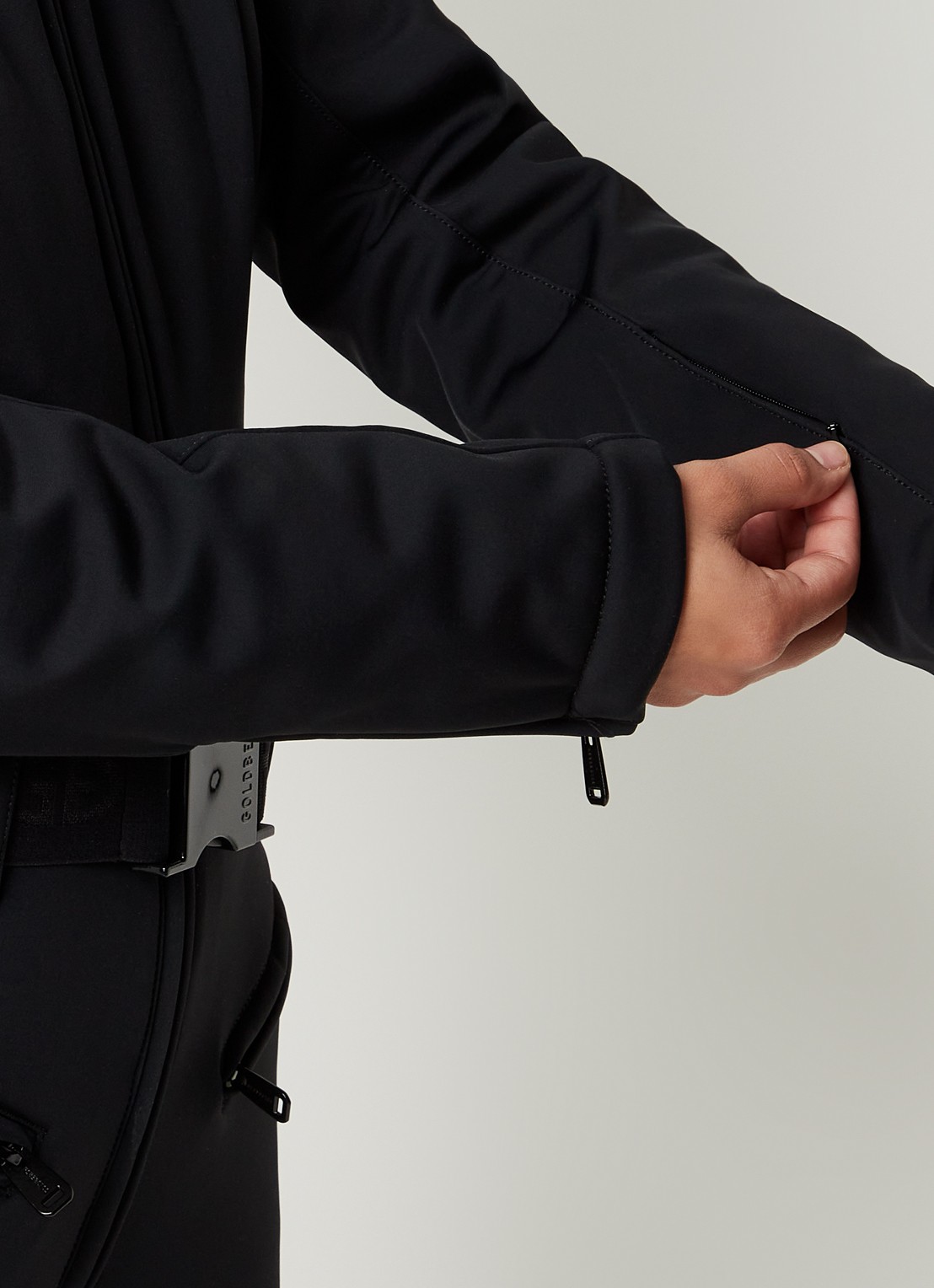 Goldbergh Softshell skipak met capuchon - detail 2 zwart