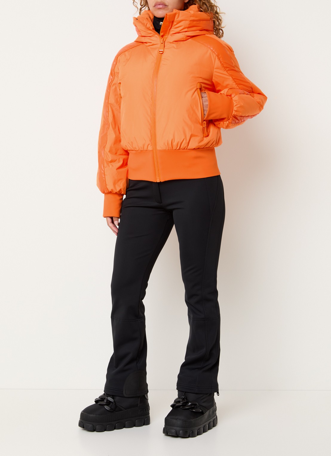 Goldbergh Volare ski-jas met capuchon en ritszakken - voorkant 3 orange