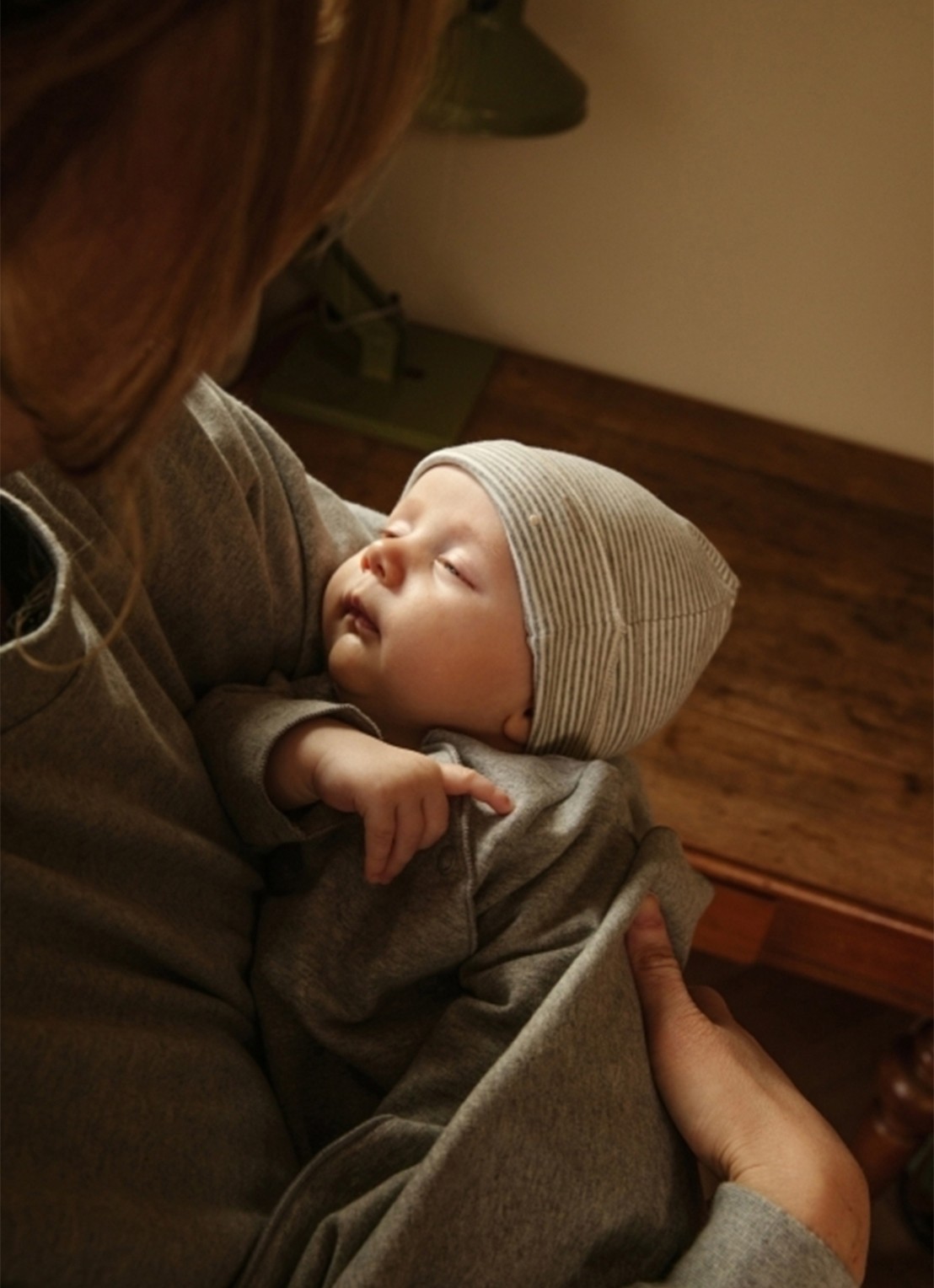 Gray Label Baby muts met streepprint - detail grijsmele
