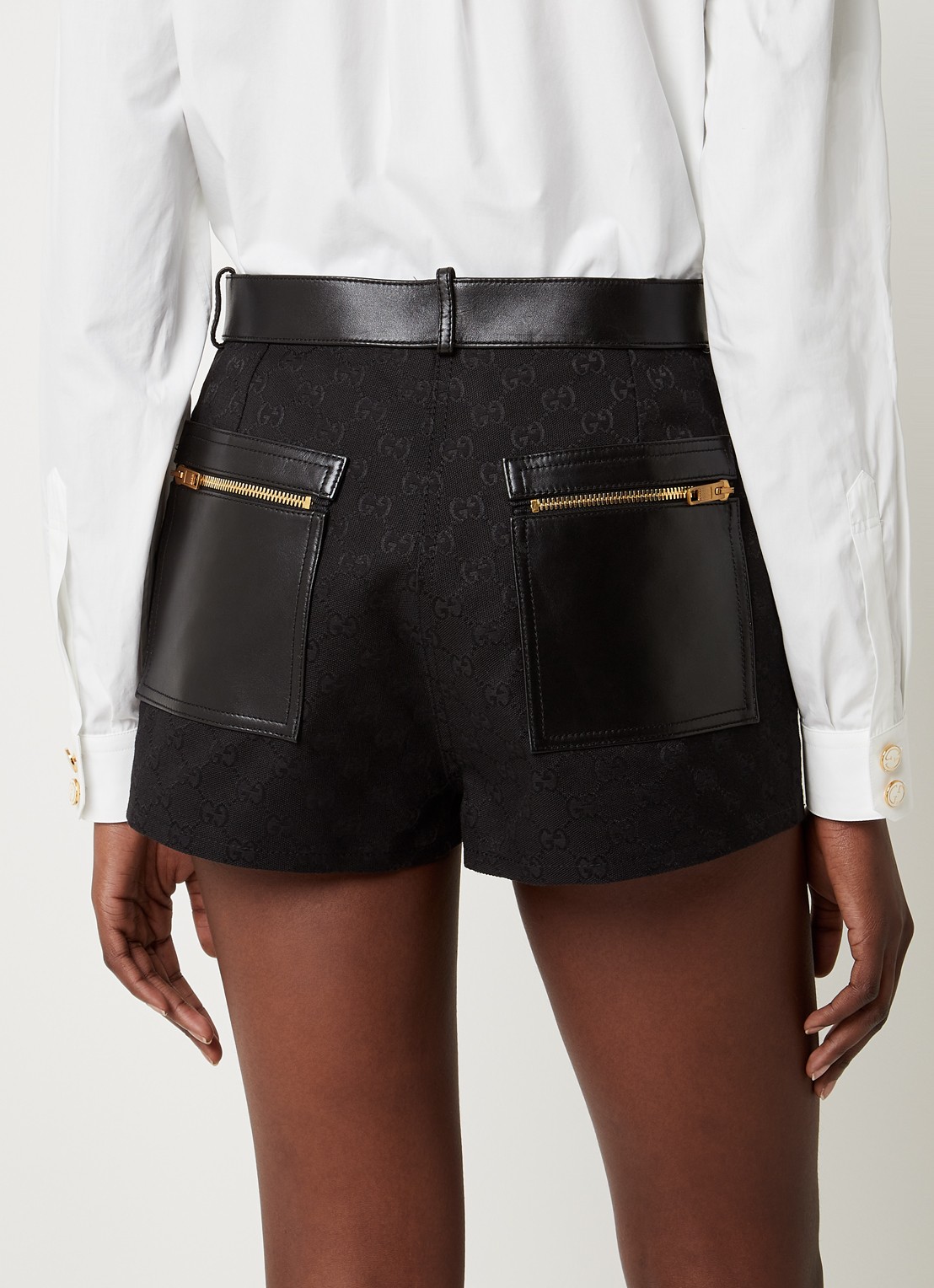 Gucci Mid waist slim fit korte broek met logoprint en details van lamsleer  - achterkant zwart