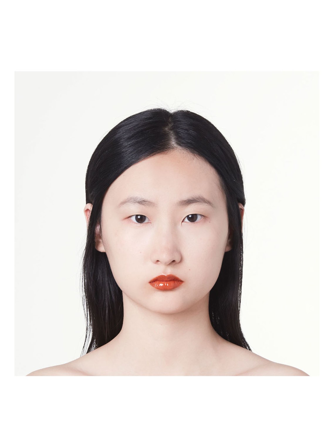 Gucci Rouge de Beauté Brillant Glow en Care - lipstick - detail 5 307 louise orange