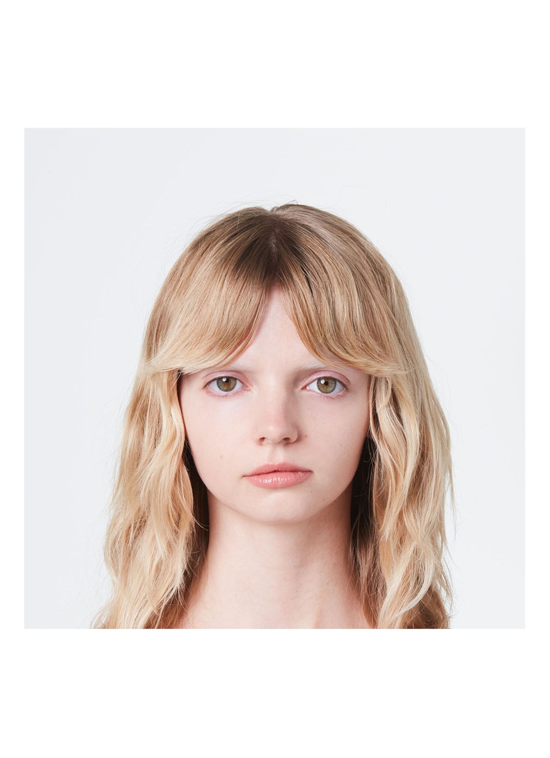 Gucci Rouge de Beauté Brillant Glow en Care - lipstick - detail 3 112 sally soft honey