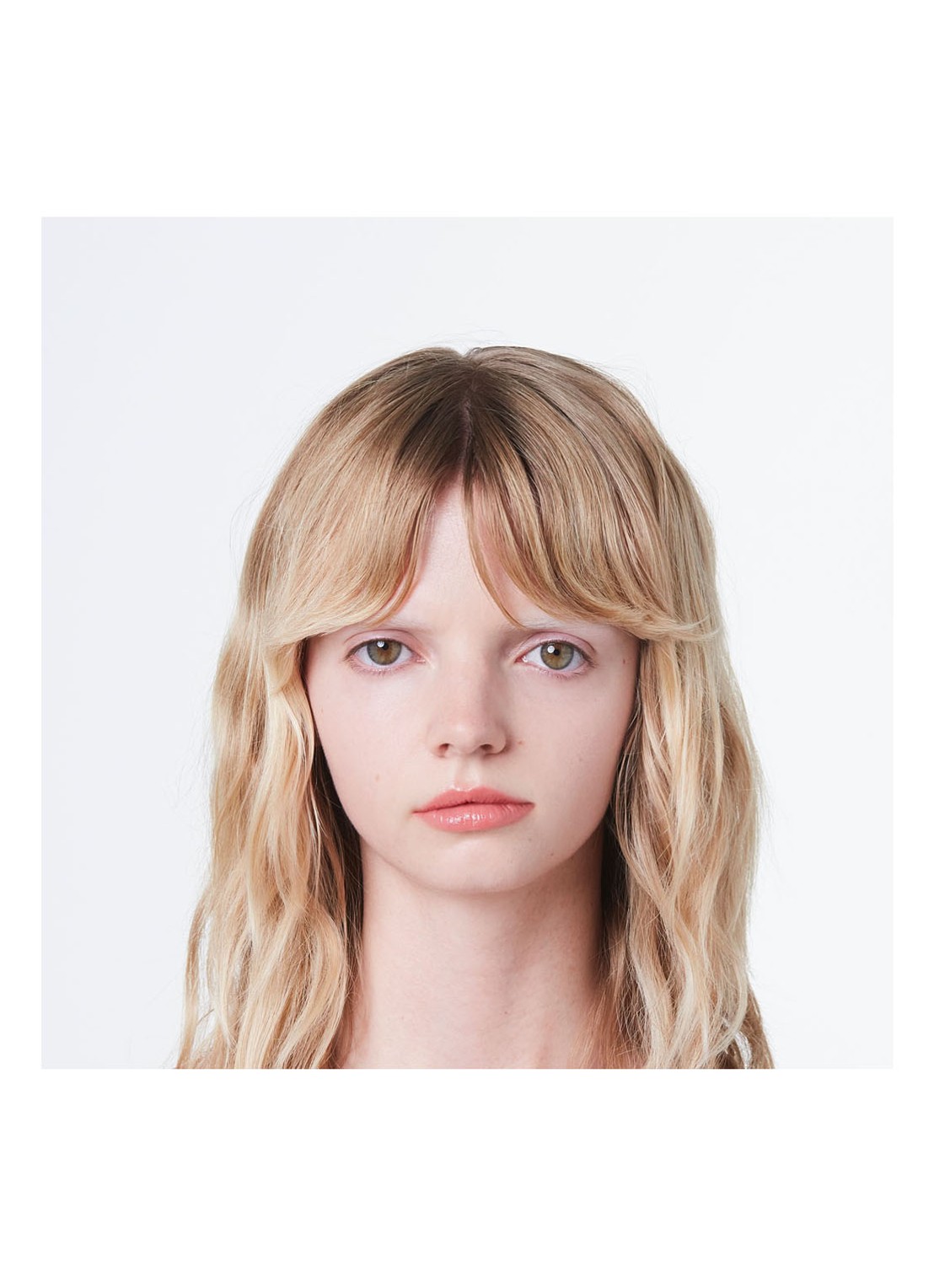 Gucci Rouge de Beauté Brillant Glow en Care - lipstick - detail 3 215 july blush