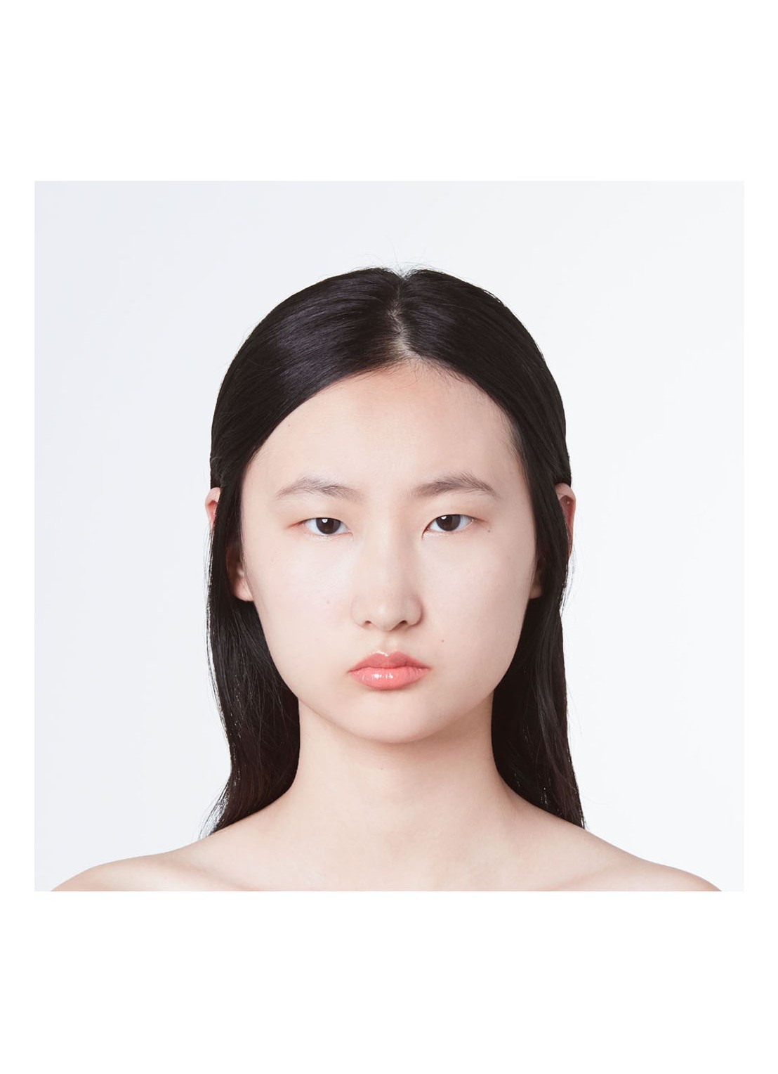 Gucci Rouge de Beauté Brillant Glow en Care - lipstick - detail 5 411 emmy petal