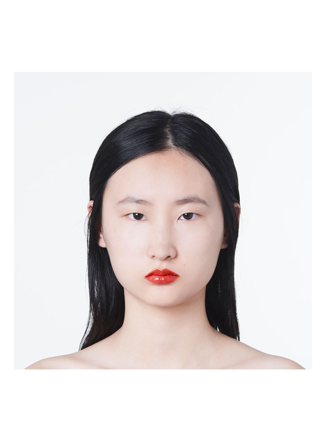Gucci Rouge de Beauté Brillant Glow en Care - lipstick - detail 7 516 margaret ruby