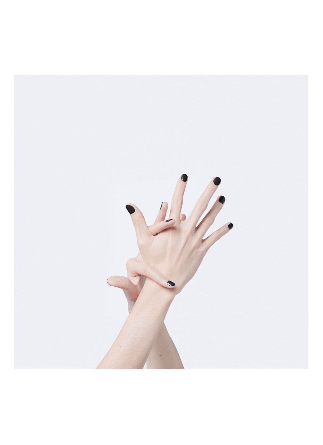 Gucci Vernis à Ongles - nagellak - detail 5 700 crystal black